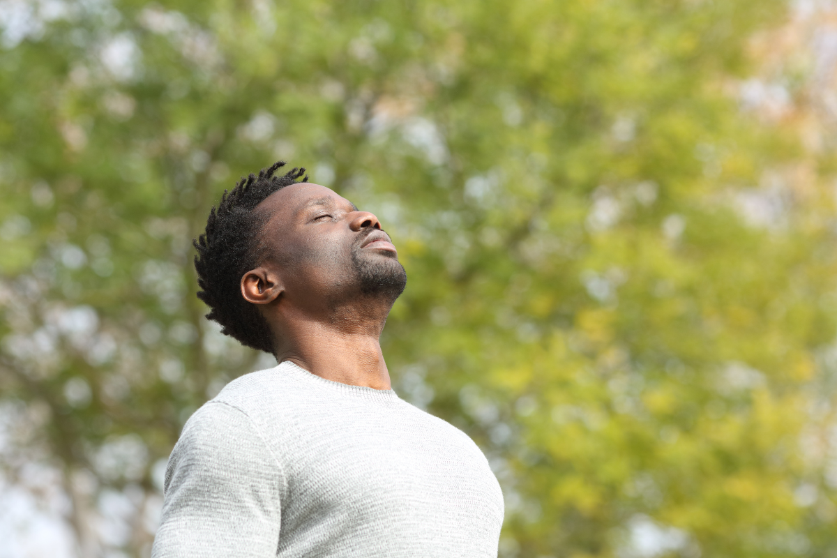 Preventing and treating seasonal allergies for easier breathing