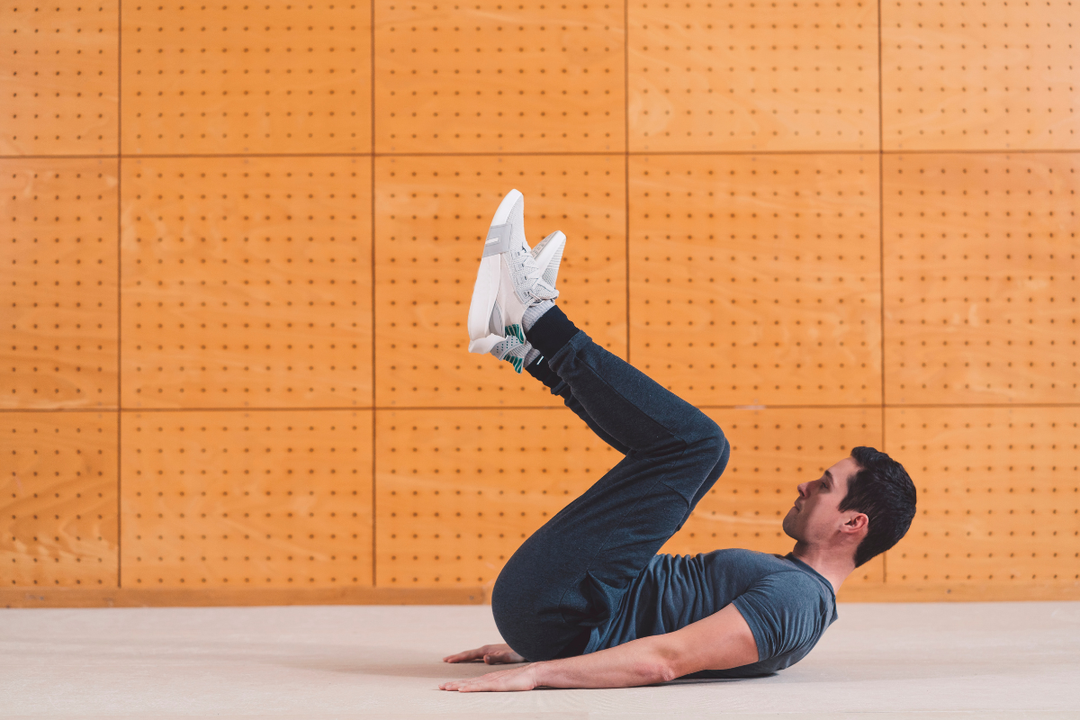 Man doing a reverse crunch