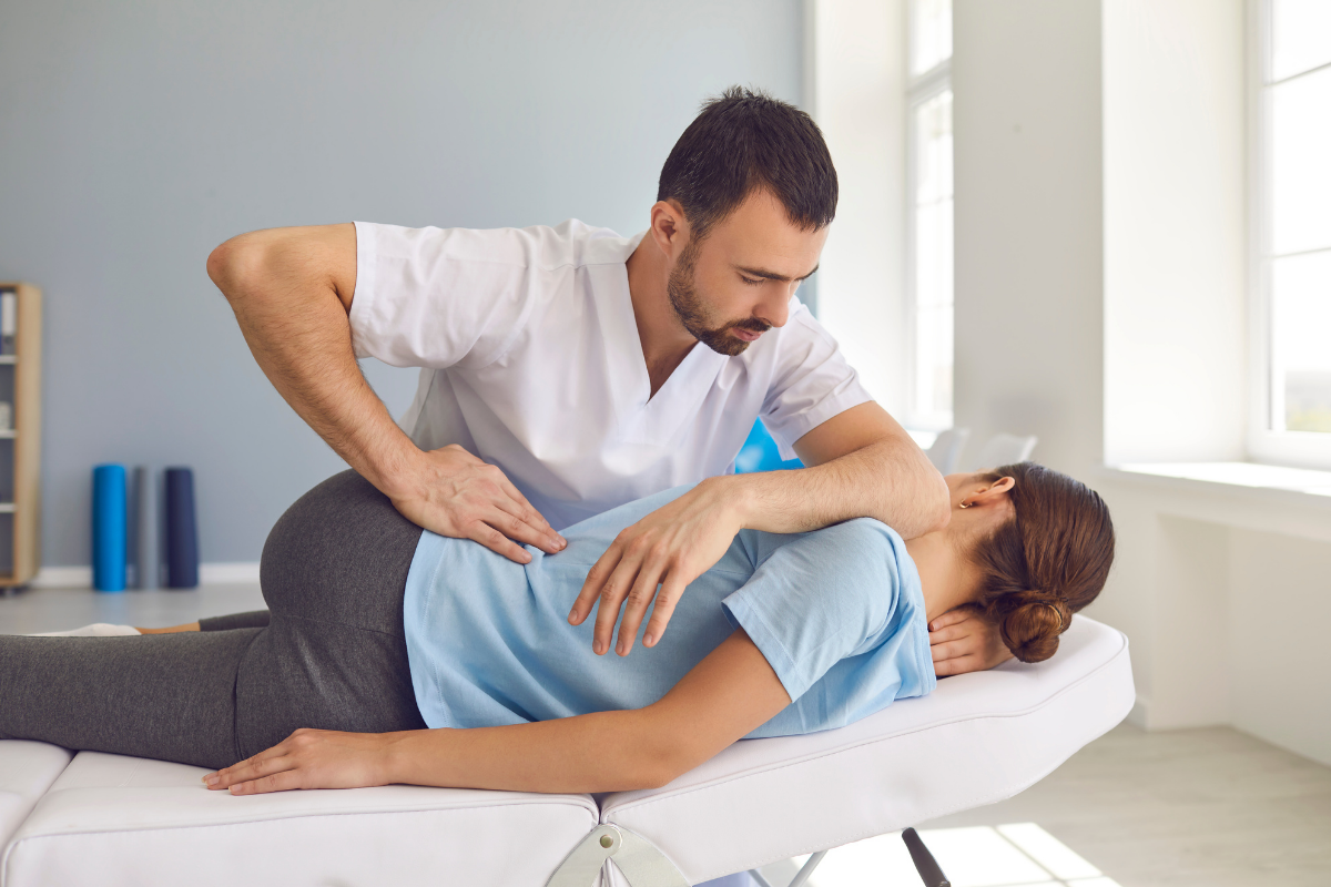 chiropractor providing sciatica pain relief and treatment